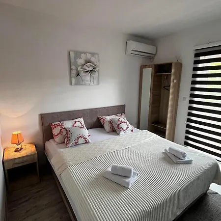 Nikolic Appartement *